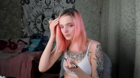 Snapshot of vanilla_arya chatting on 02.10.25 Adelina online show from 02.10.25