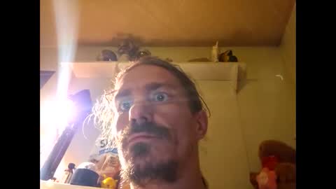 Britneywhitney online show from 12.17.25