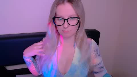 Mia online show from 09.29.25