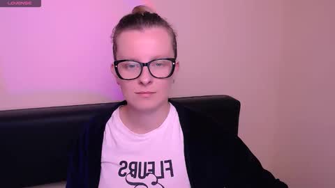 Mia online show from 10.25.25