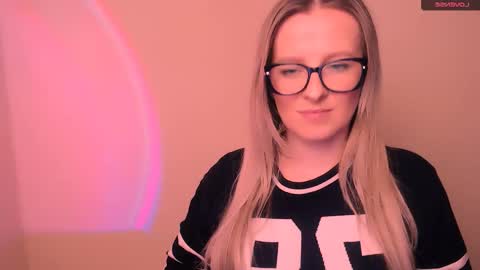 Mia online show from 02.16.26