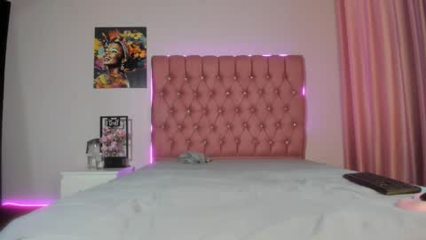 VanillaFlo online show from 11.24.25