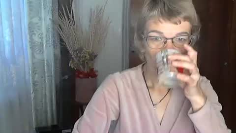 Vanillaxcreamy online show from 10.27.25