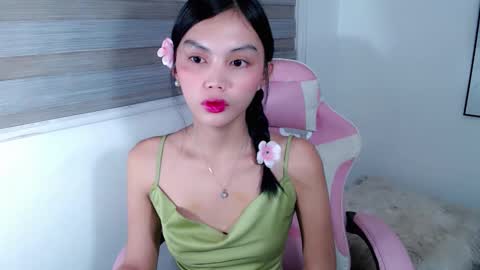 Snapshot of vannesasexyslutt chatting on 05.17.26 VANNESA online show from 05.17.26
