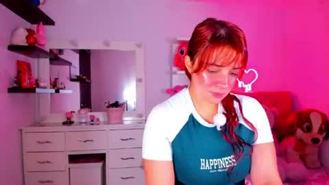 Snapshot of vannessa_shy chatting on 06.19.26 Vanesa online show from 06.19.26