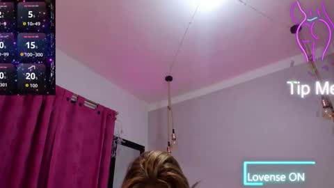 Snapshot of vannhesa chatting on 12.15.25 Vannhesa online show from 12.15.25