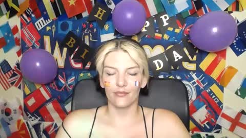 Snapshot of vanrey_ chatting on 07.14.26 Vanessa online show from 07.14.26