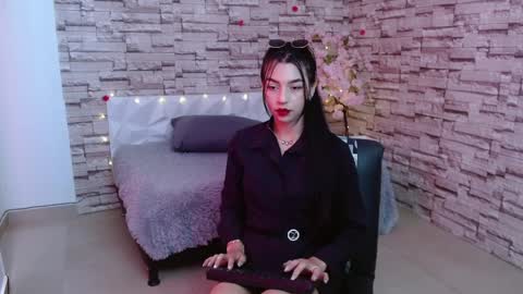 Snapshot of vanse_lust chatting on 12.03.24 Karuna online show from 12.03.24