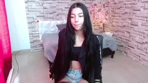 Snapshot of vanse_lust chatting on 01.04.25 Karuna online show from 01.04.25