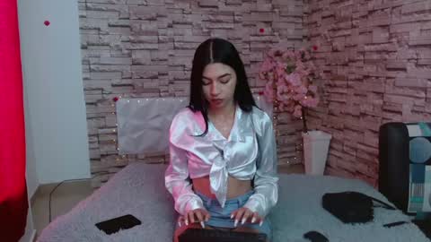 Snapshot of vanse_lust chatting on 01.10.25 Karuna online show from 01.10.25