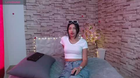 Snapshot of vanse_lust chatting on 02.04.25 Karuna online show from 02.04.25