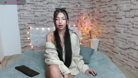 Snapshot of vanse_lust chatting on 02.10.25 Karuna online show from 02.10.25