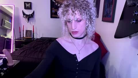 vantablossom online show from 12.17.25