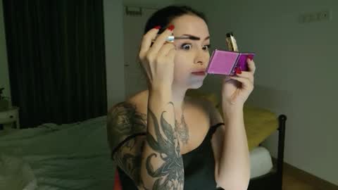 vaolietkat online show from 10.21.25