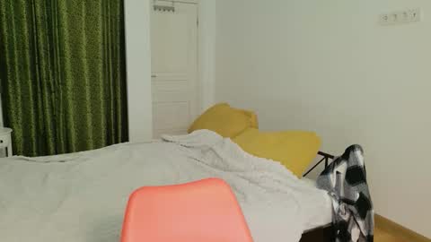 vaolietkat online show from 10.23.25