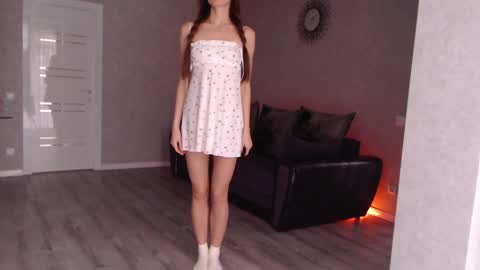 Snapshot of varonica_caprii chatting on 12.22.24 Varonica Caprii Online this week Monday Tuesday Thursday Friday online show from 12.22.24