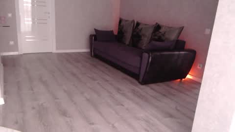 Snapshot of varonica_caprii chatting on 12.23.24 Varonica Caprii Online this week Monday Tuesday Thursday Friday online show from 12.23.24