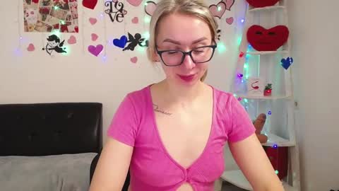 Snapshot of vasilisasii chatting on 02.17.25 Vasilisa online show from 02.17.25