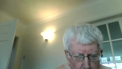 Snapshot of vassus chatting on 12.18.24 vassus online show from 12.18.24