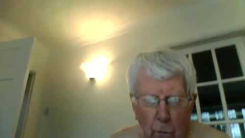 Snapshot of vassus chatting on 02.20.25 vassus online show from 02.20.25