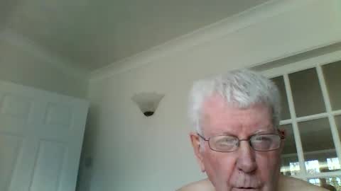 Snapshot of vassus chatting on 02.22.25 vassus online show from 02.22.25