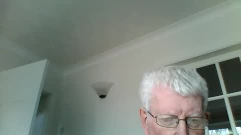 Snapshot of vassus chatting on 02.27.25 vassus online show from 02.27.25