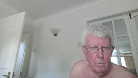 Snapshot of vassus chatting on 06.05.26 vassus online show from 06.05.26