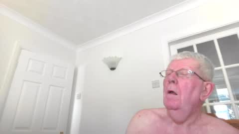 Snapshot of vassus chatting on 07.18.26 vassus online show from 07.18.26