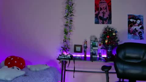 Vayolett online show from 12.25.24