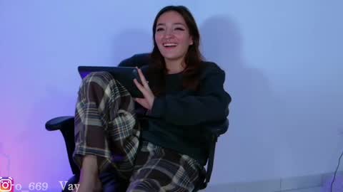 Vayolett online show from 02.28.25