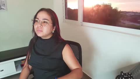 Victoria online show from 10.02.25