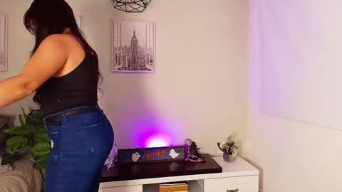 Victoria online show from 10.30.25