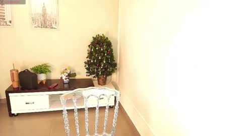 Victoria online show from 11.25.25