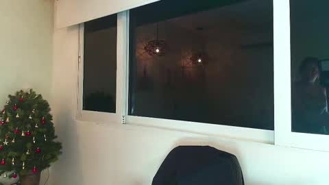 Victoria online show from 11.28.25