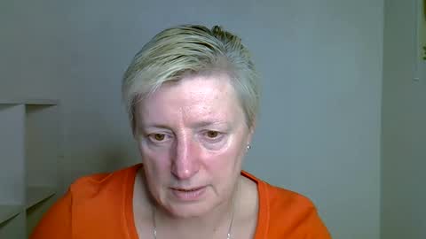 Snapshot of vea_motty chatting on 11.11.25 vea_motty online show from 11.11.25