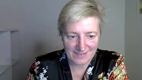 Snapshot of vea_motty chatting on 11.12.25 vea_motty online show from 11.12.25