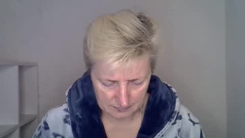 Snapshot of vea_motty chatting on 11.28.25 vea_motty online show from 11.28.25