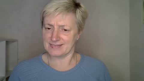 Snapshot of vea_motty chatting on 11.29.25 vea_motty online show from 11.29.25