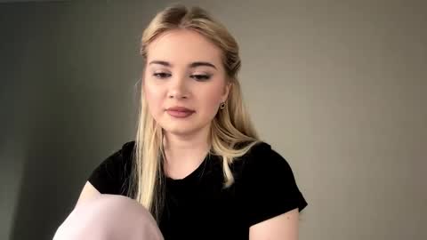 Monika online show from 02.17.26