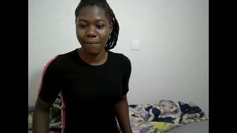 Snapshot of vee_gee chatting on 05.19.26 leeser online show from 05.19.26