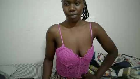 Snapshot of vee_gee chatting on 05.22.26 leeser online show from 05.22.26