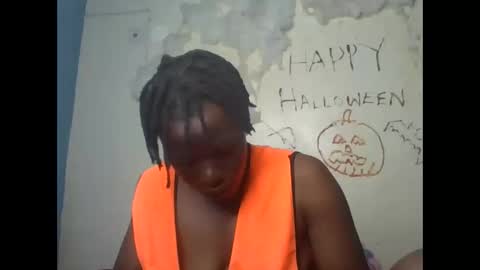 Snapshot of vee_tommy chatting on 10.26.25 Vee tommy online show from 10.26.25