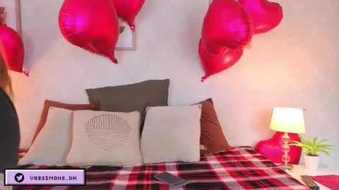 Vee Simons online show from 02.14.26