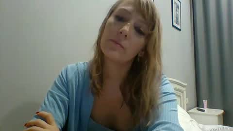 Snapshot of veessa chatting on 04.22.26 Veessa online show from 04.22.26