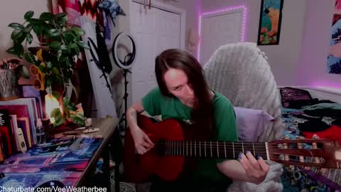 Snapshot of veeweatherbee chatting on 12.09.24 Violet Weatherbee online show from 12.09.24