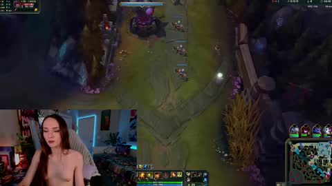 Snapshot of veeweatherbee chatting on 03.08.25 Violet Weatherbee online show from 03.08.25