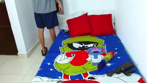 velk_hot1 online show from 11.27.25