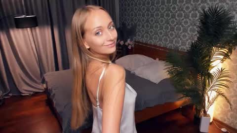 Snapshot of vellaford chatting on 10.17.25 Eva online show from 10.17.25