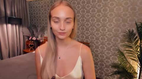 Snapshot of vellaford chatting on 11.11.25 Eva online show from 11.11.25