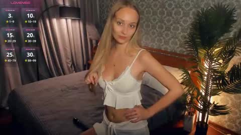 Snapshot of vellaford chatting on 11.16.25 Eva online show from 11.16.25